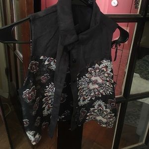 Abstract print crop top